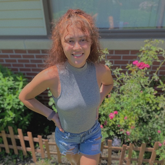 gray body suit, never worn except for pictures - Picture 3 of 3